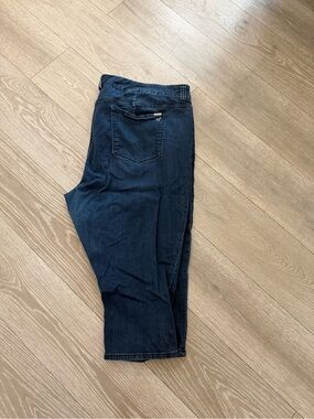 Melissa McCarthy Seven Jeans- Capri Dark Blue size 28